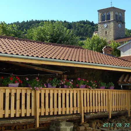 La Fontaine Bed & Breakfast Saint-Georges-en-Couzan Екстериор снимка