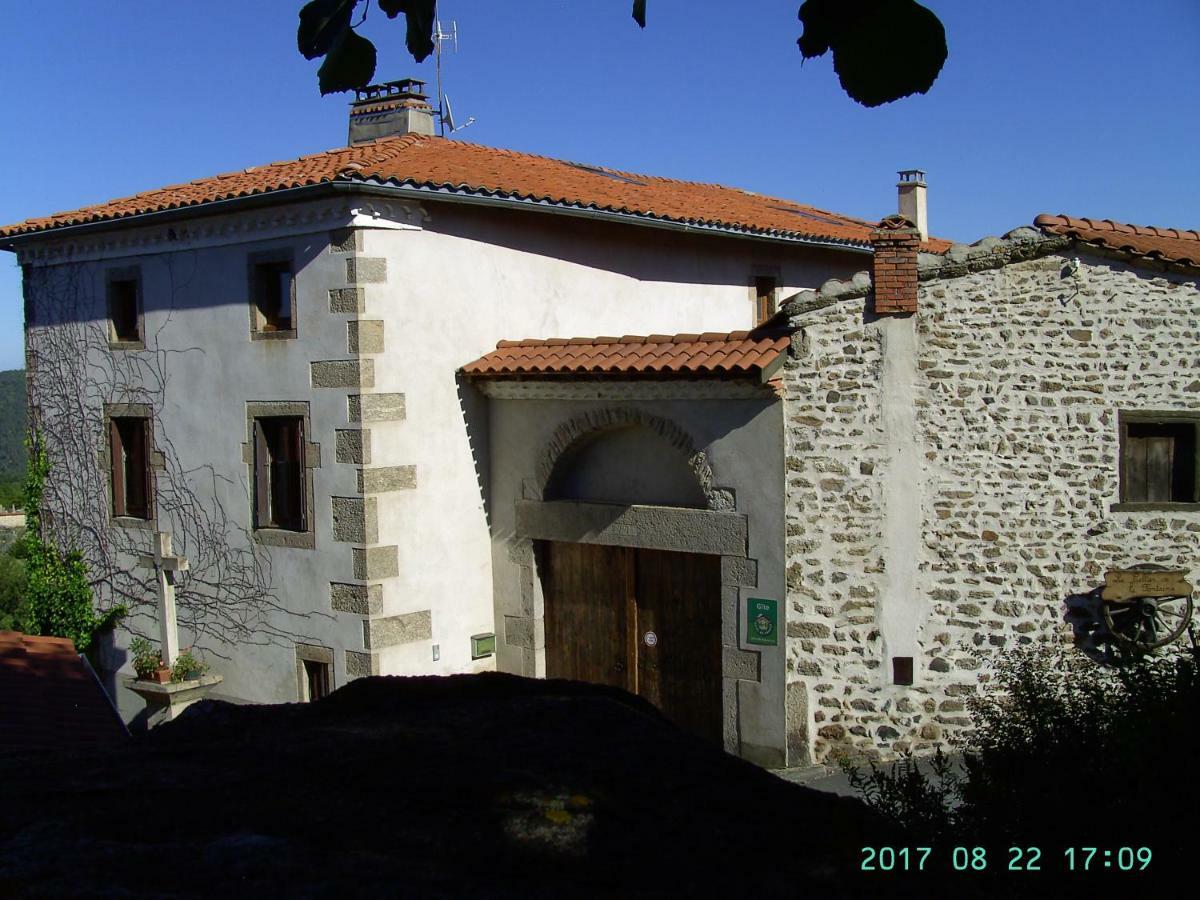 La Fontaine Bed & Breakfast Saint-Georges-en-Couzan Екстериор снимка