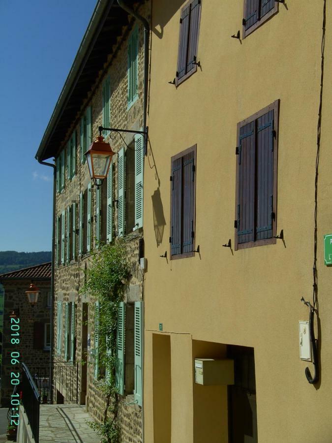 La Fontaine Bed & Breakfast Saint-Georges-en-Couzan Екстериор снимка